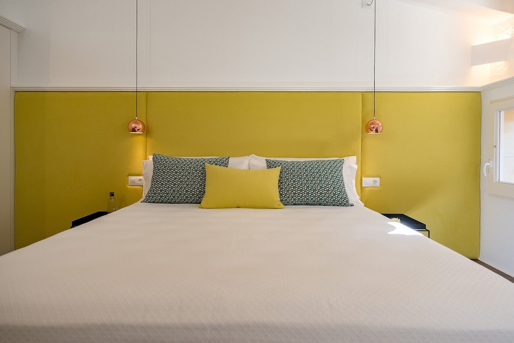 Superior Suite - Photo 9