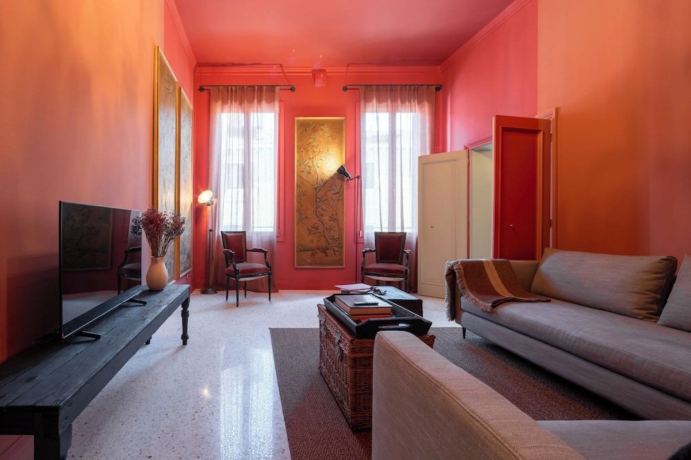 Luxury Apartment, Canal View photo 1