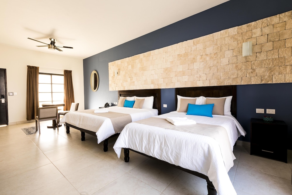 Junior Studio Suite, Pool View