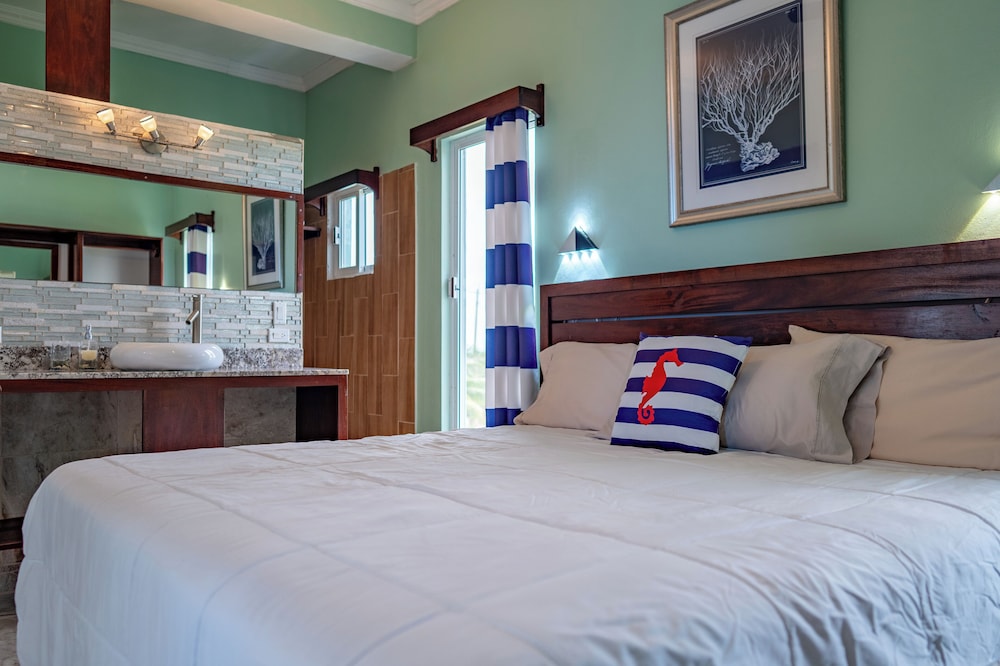 4 Bedroom Master Villa (Vacation Beach Home) photo 2