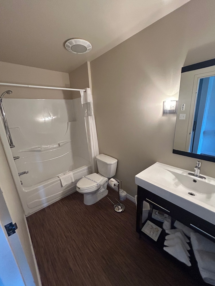 Superior Room, 1 Queen Bed (Hotel)