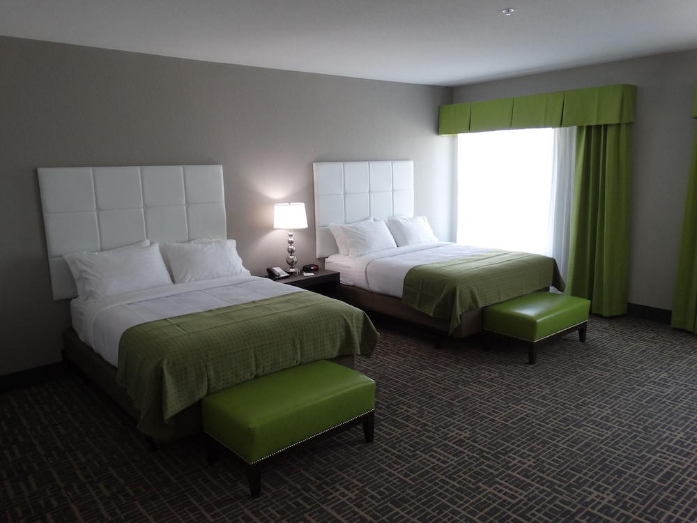 Standard Room, 2 Double Beds, Accessible (Communication, Roll-In Shower)