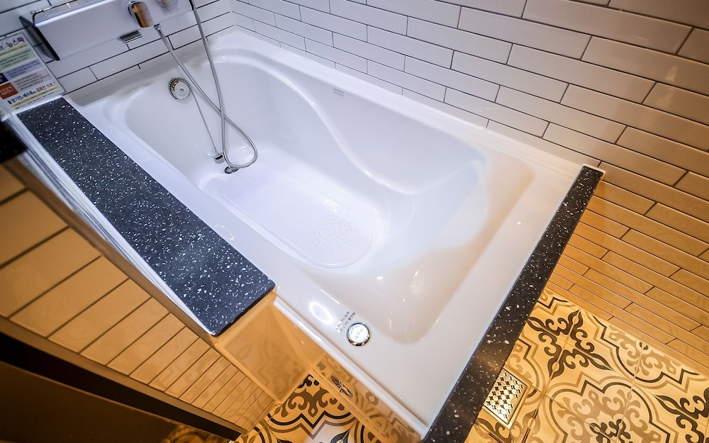 Room (Deluxe Ocean View (Ocean View Ace Bed) - Photo 5