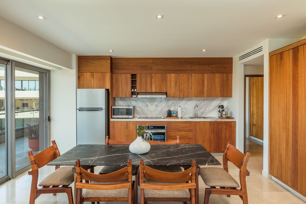 Suite, 2 Bedrooms (Land's End)