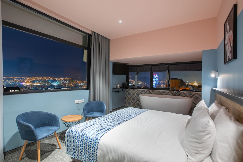 Deluxe Double or Twin Room photo 3