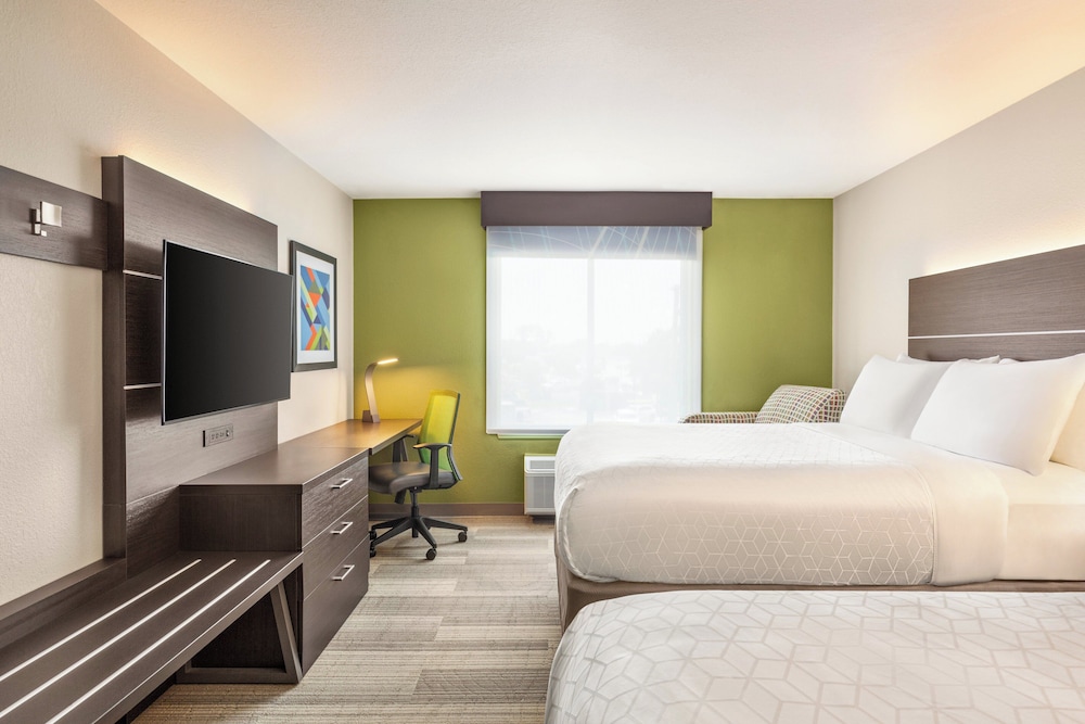 Standard Room, 2 Queen Beds - Photo 3