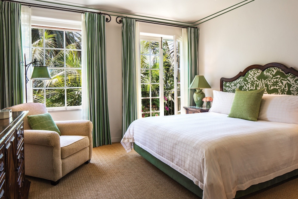 Suite, 1 King Bed with Sofa bed, Balcony, Partial Ocean View (Santa Cruz) photo 2
