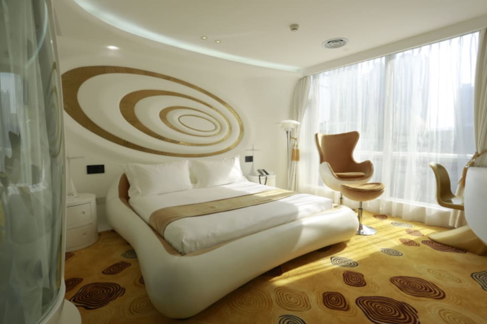 Deluxe Suite - Photo 3