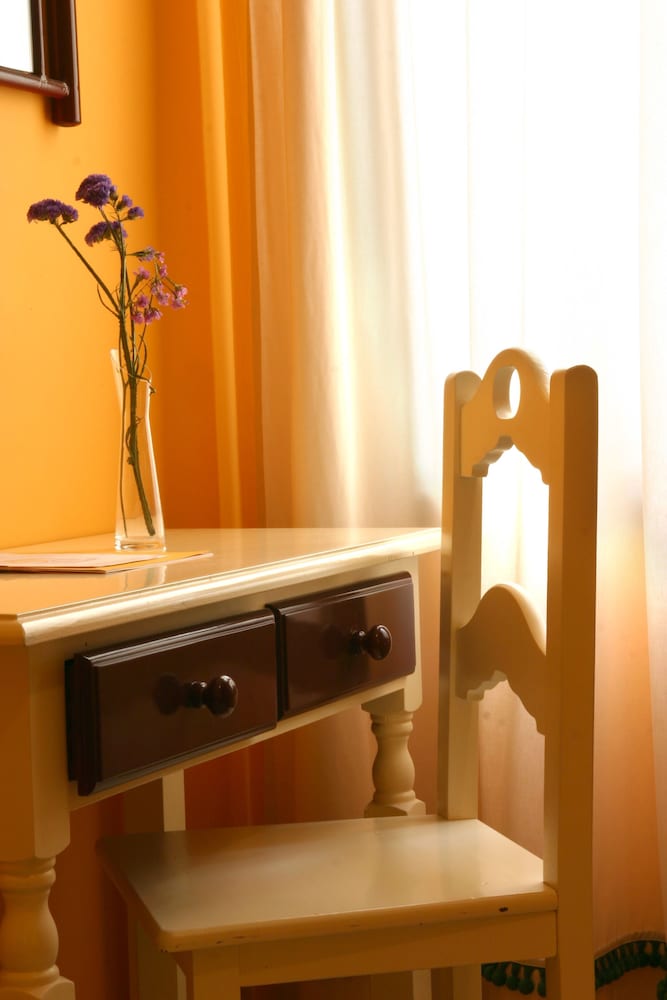 Twin Room - Photo 6