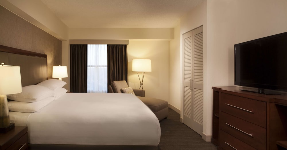 Suite, 1 Bedroom - Photo 1