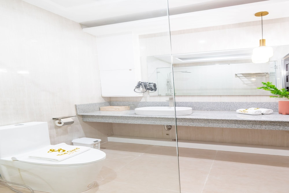 Premier Twin Room - Photo 8