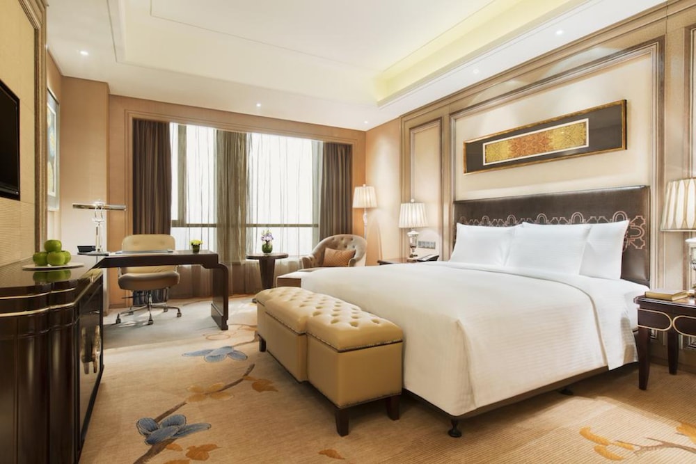 Grand Room, 1 King Bed