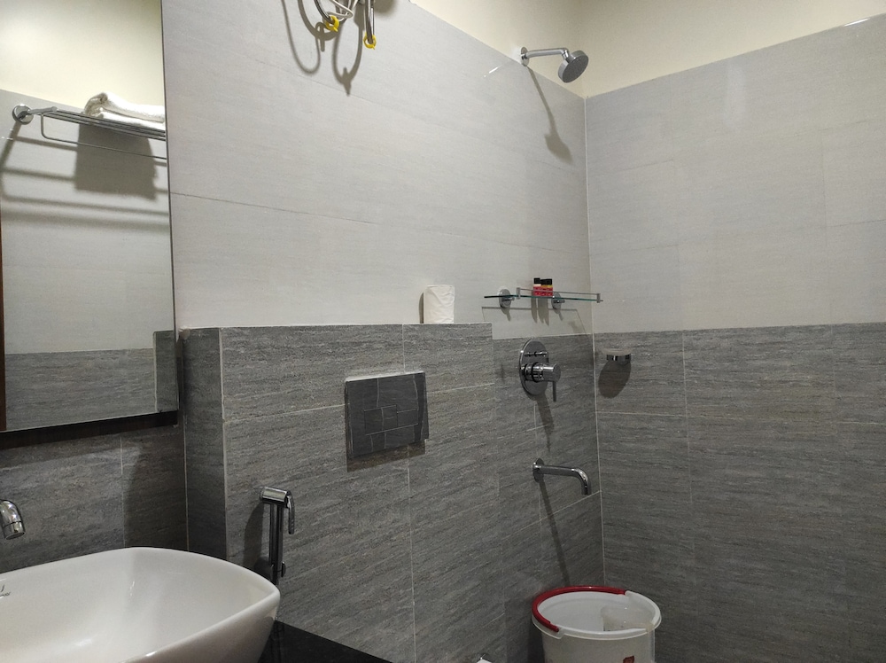 Family Room - Photo 28