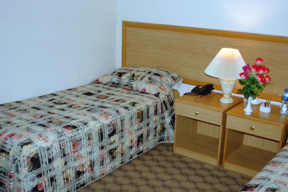 Standard Twin Room photo 3