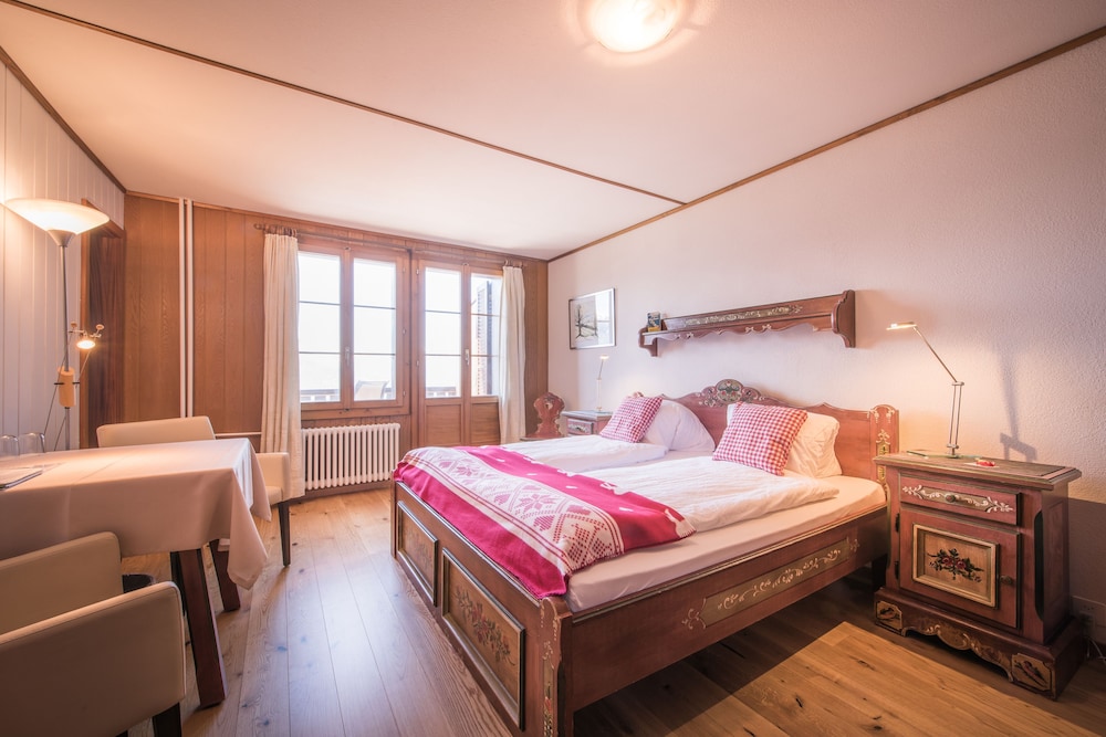 Double Room, lake Thun view photo 2