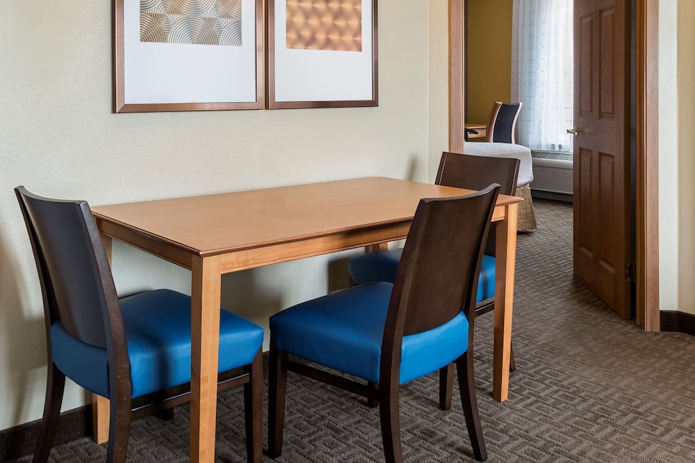 Suite, 1 Bedroom - Photo 7