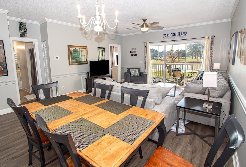 Condo, 2 Bedrooms