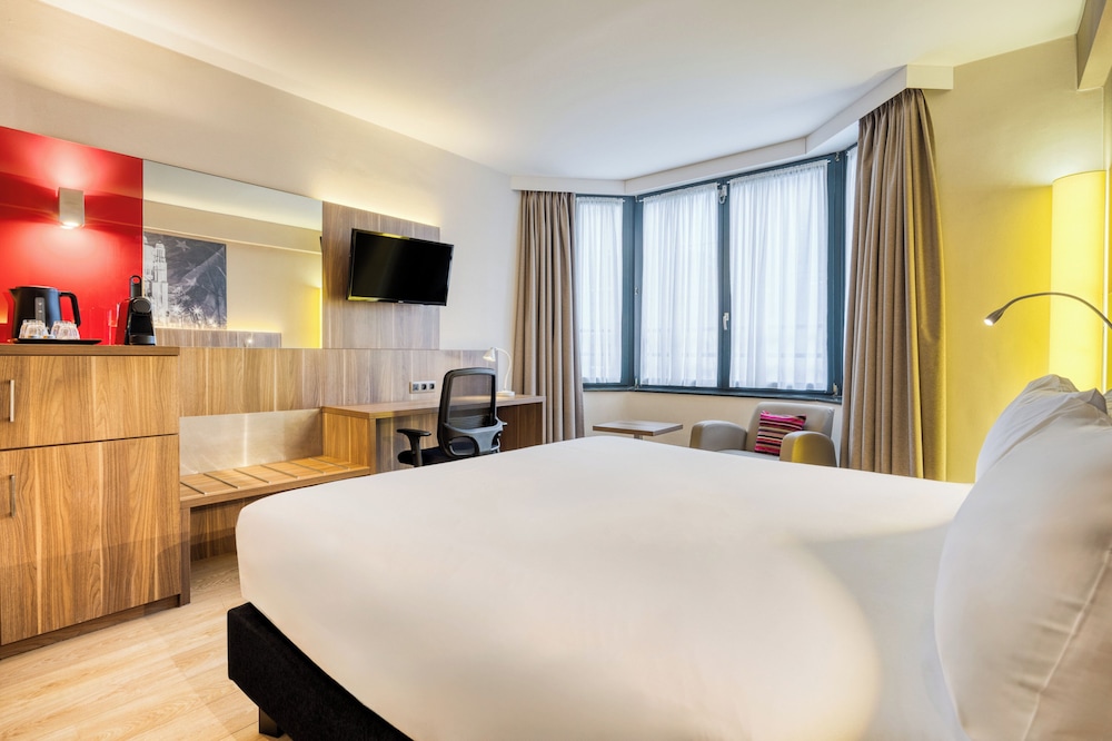 Standard Room, 1 King Bed - Photo 1