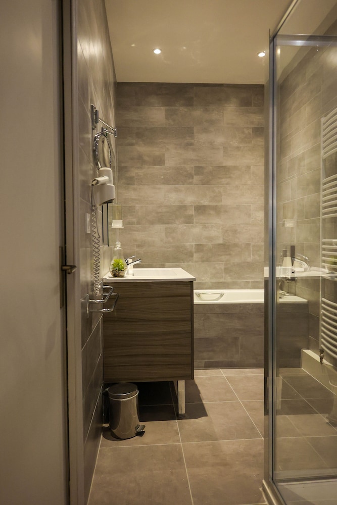 Quadruple Room - Photo 3