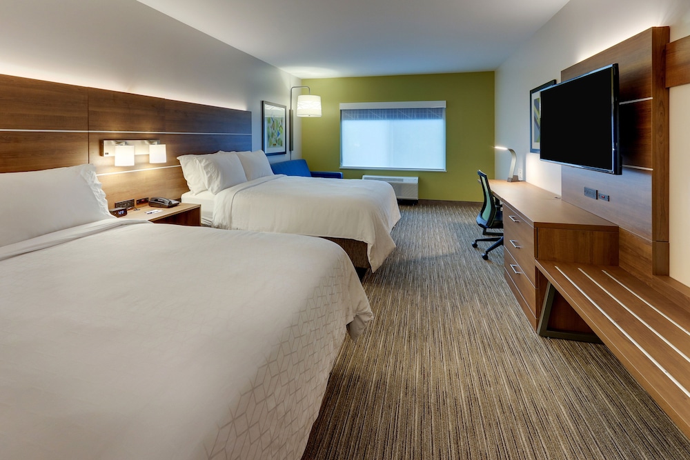 Suite, 2 Queen Beds - Photo 3