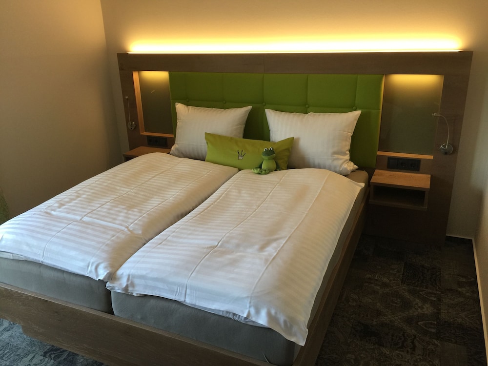 Premium Double Room Single Use, 1 King Bed, Non Smoking, Resort View photo 2