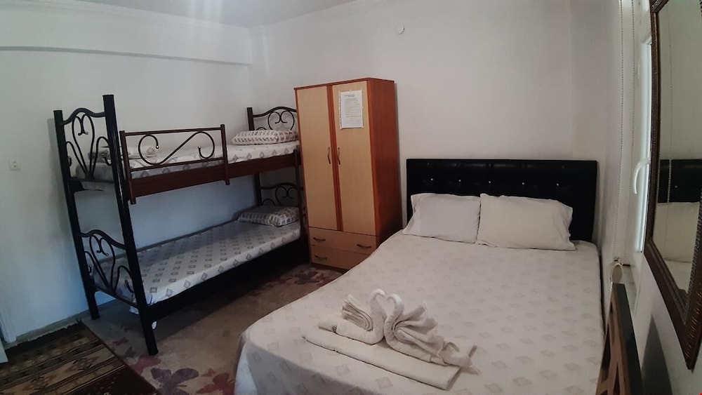 Family Quadruple Room photo 3