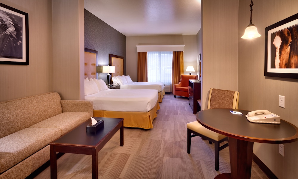 Suite, 2 Queen Beds - Photo 1