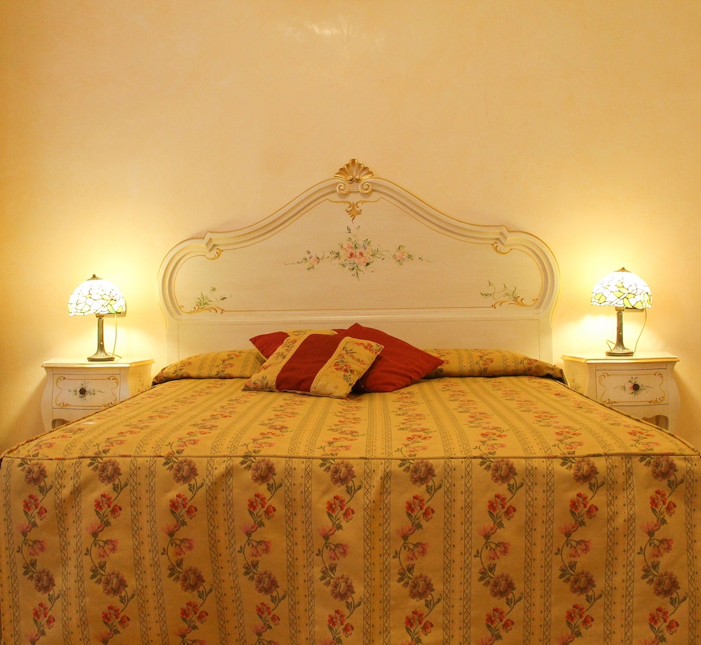 Classic Double Room, 1 Queen Bed (External) photo 2