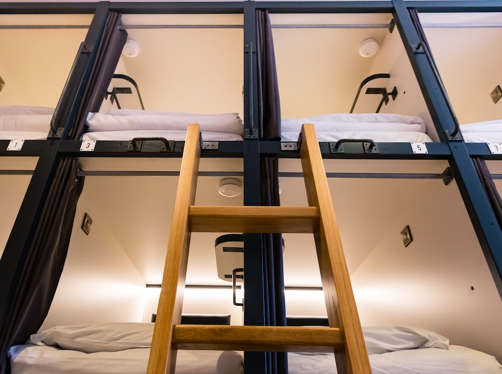 Pod in 4 Bed Female Dorm photo 1