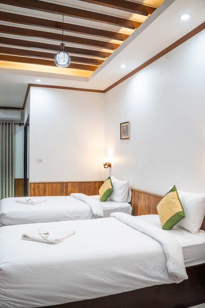 Standard Twin Room - Photo 4