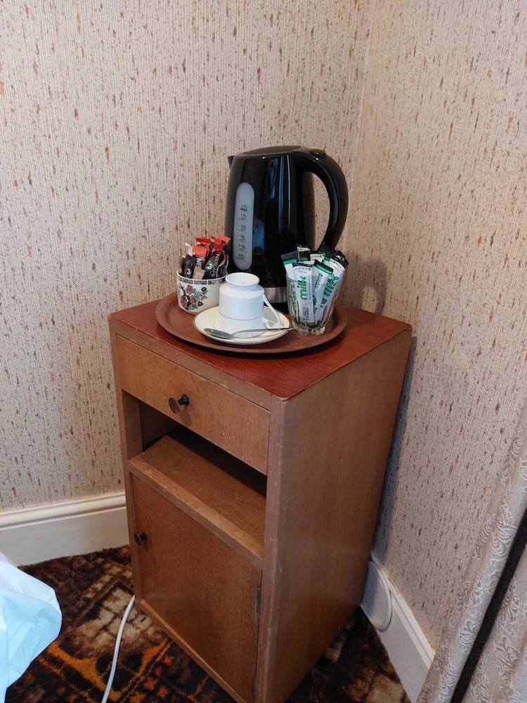 Standard Single Room, Shared Bathroom photo 2