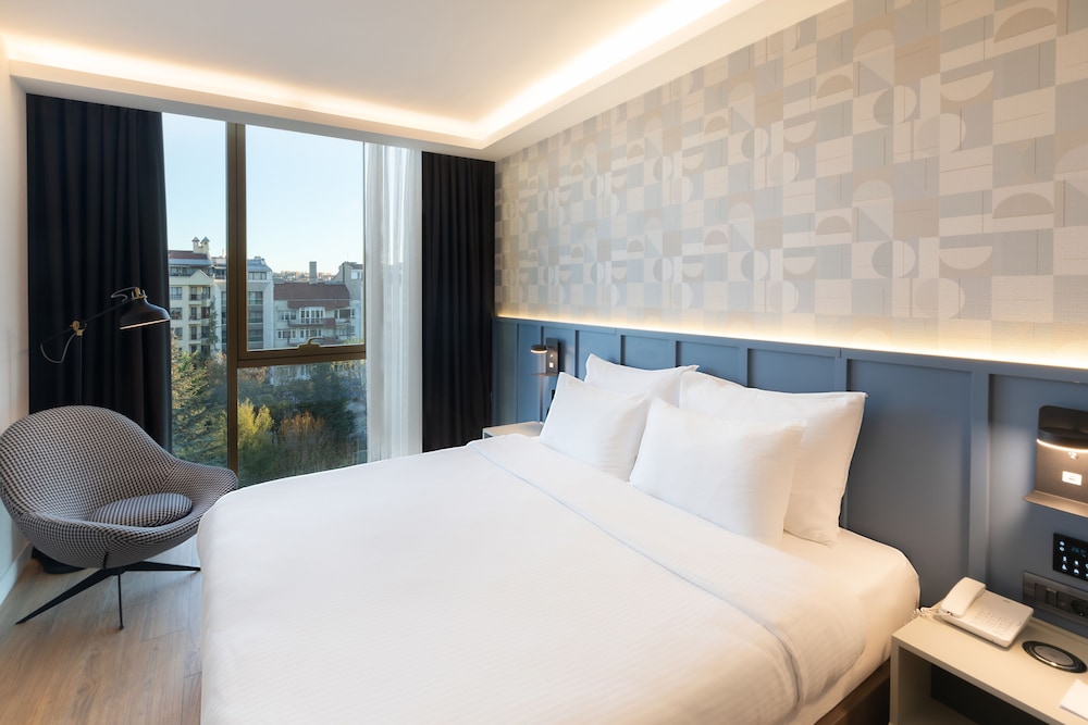 Superior King River View Room - Photo 8