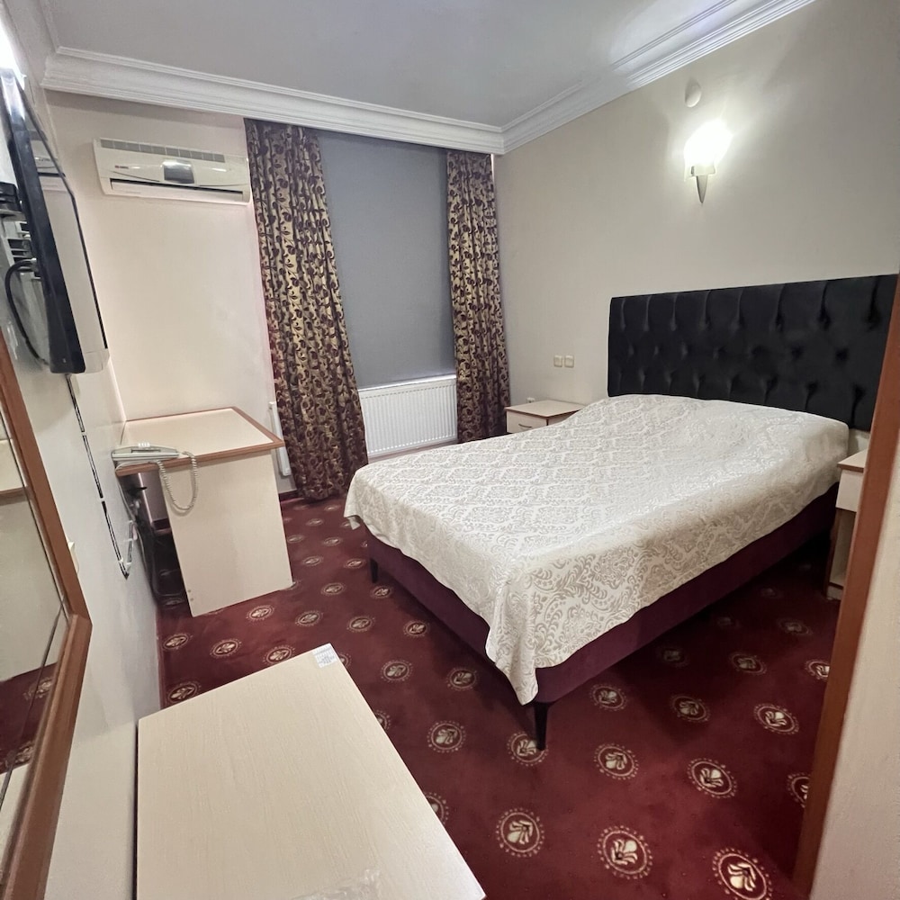Standard Room, 1 Large Twin Bed, Smoking, City View photo 1