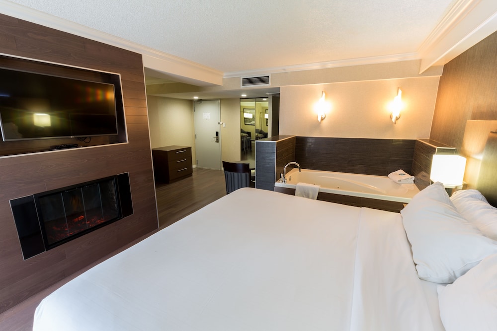 Suite, 1 King Bed photo 1