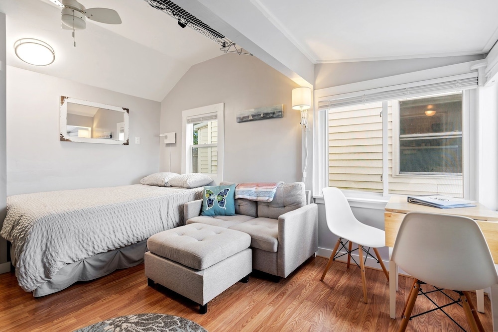 House, 2 Queen Beds, Kitchen, Garden View (Just Beachy + Shore Delight)