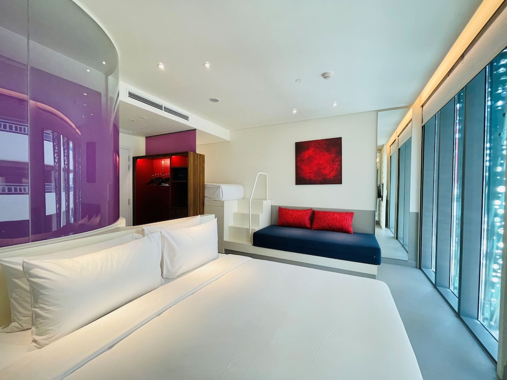 Deluxe Room, 1 King Bed, City View - Photo 3