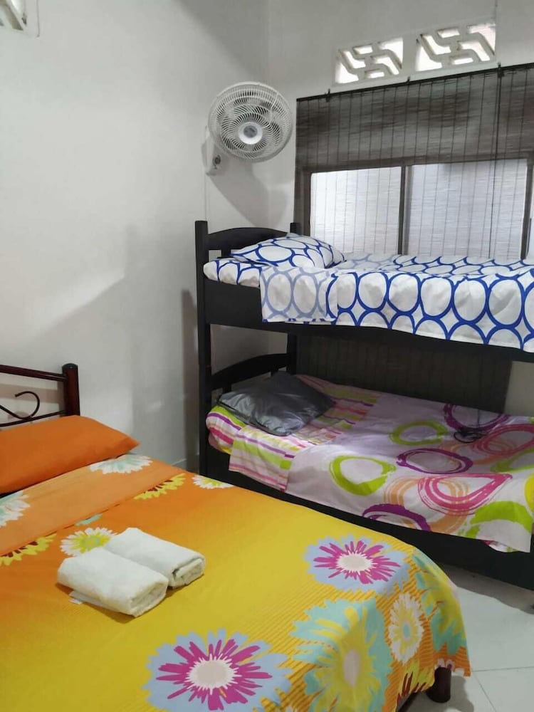 Family Room, Multiple Beds