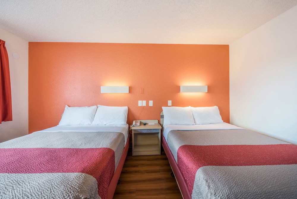 Deluxe Room, 2 Double Beds, Non Smoking, Refrigerator photo 2