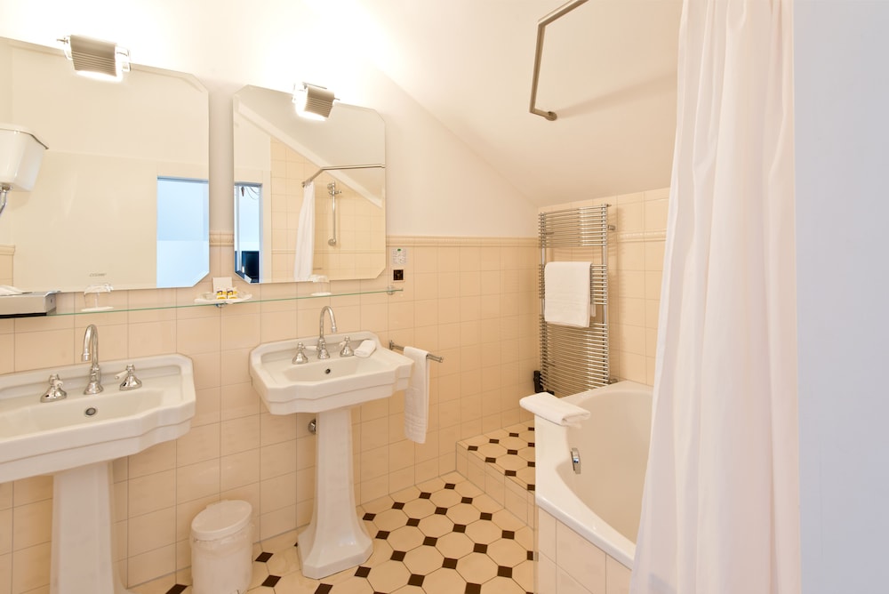 Deluxe Double or Twin Room - Photo 2