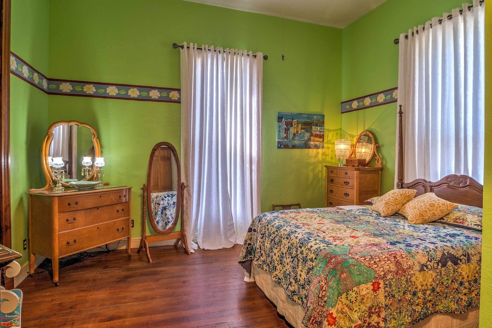 House (5 Bedrooms) photo 1