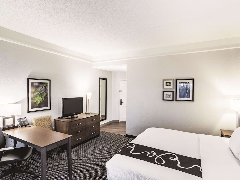 Room, 1 King Bed, Non Smoking - Photo 1