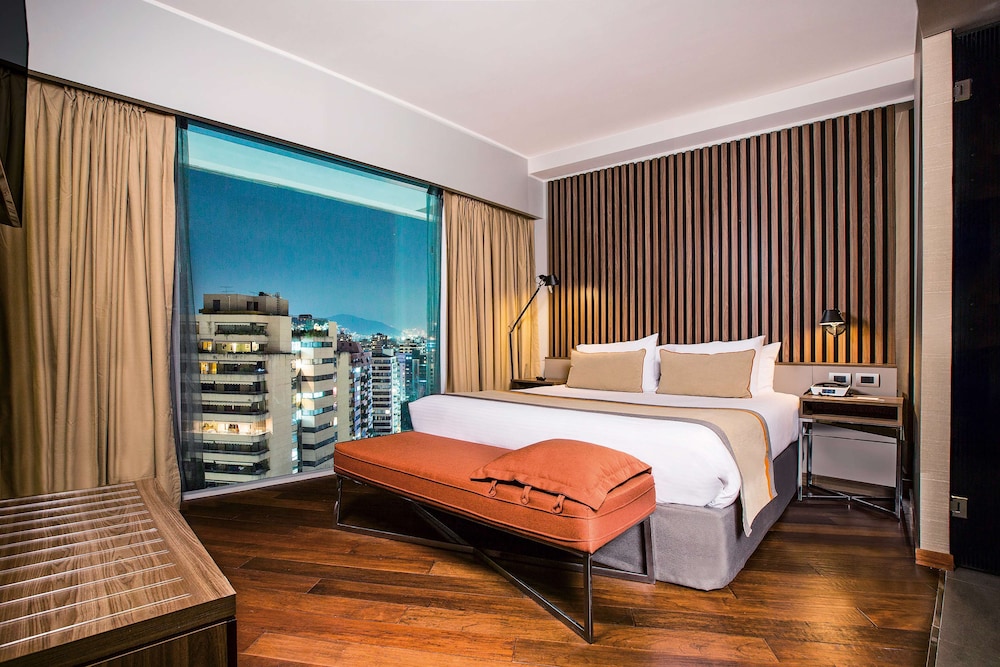 Junior Suite, 1 King Bed photo 2