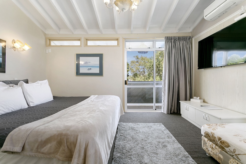 1 Bedroom Super King Suite with Balcony (upper floor no spa) photo 1