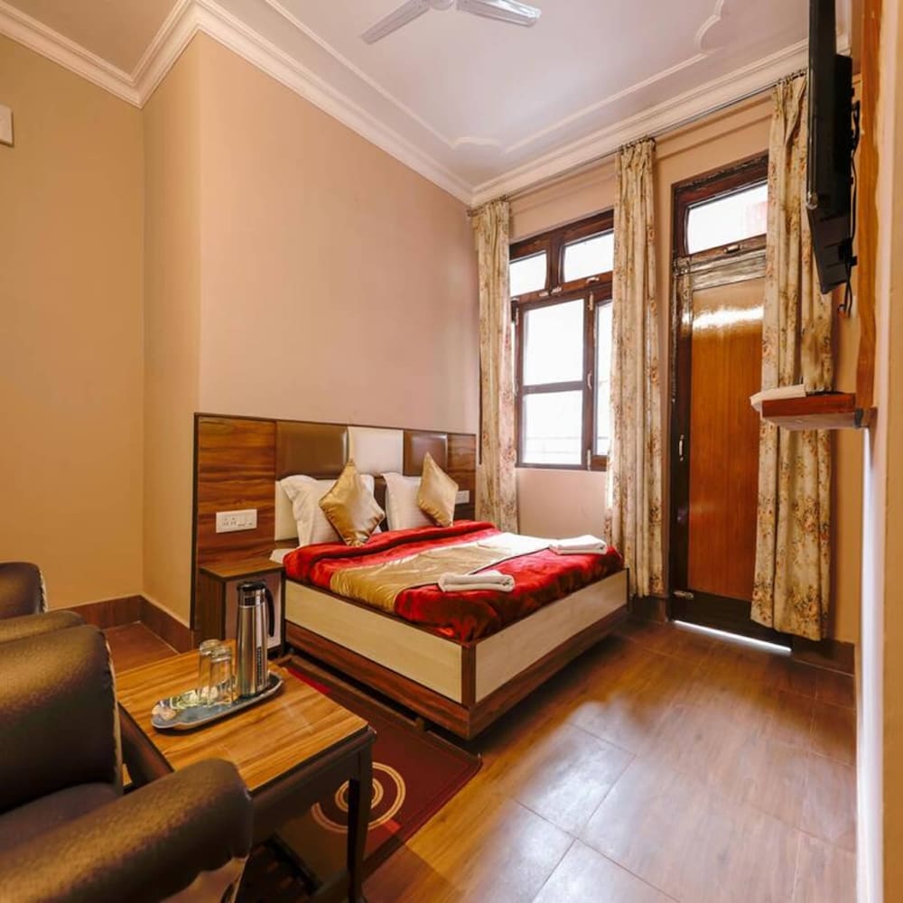 Standard room with Balcony (Limited View)