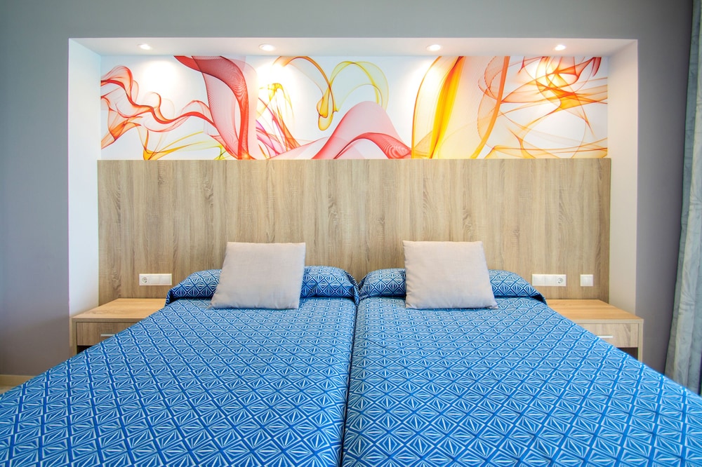 Standard Triple Room, Terrace, Sea View photo 3