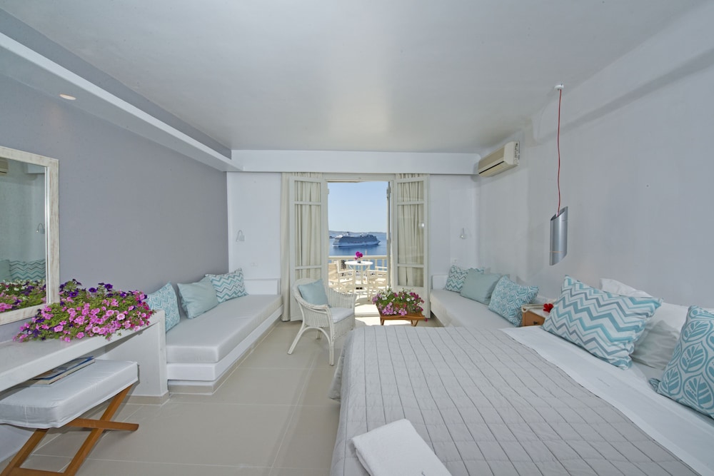Suite, Sea View - Photo 1