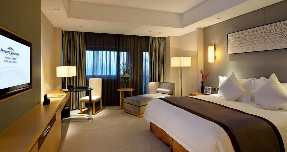 Deluxe Suite - Photo 1