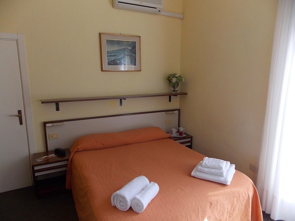 Double Room, 2 Twin Beds, Accessible photo 2