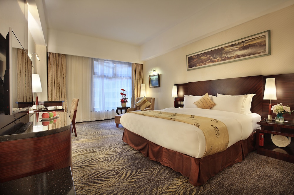 Superior King Room - Photo 3