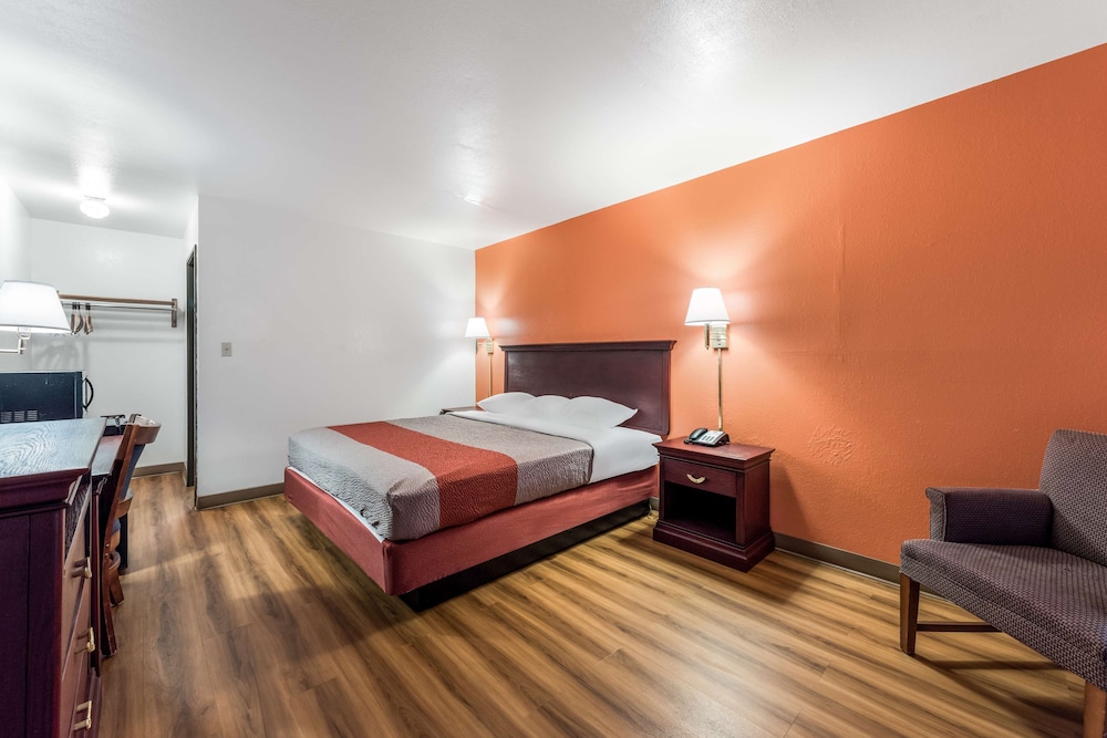 Room, 1 King Bed photo 3